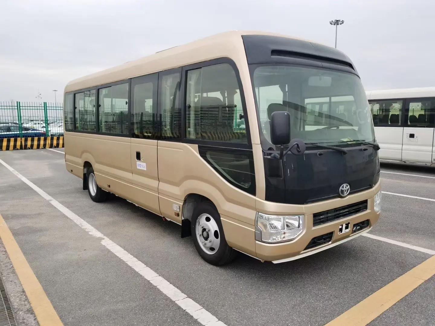 昆山考斯特租车-丰田考斯特